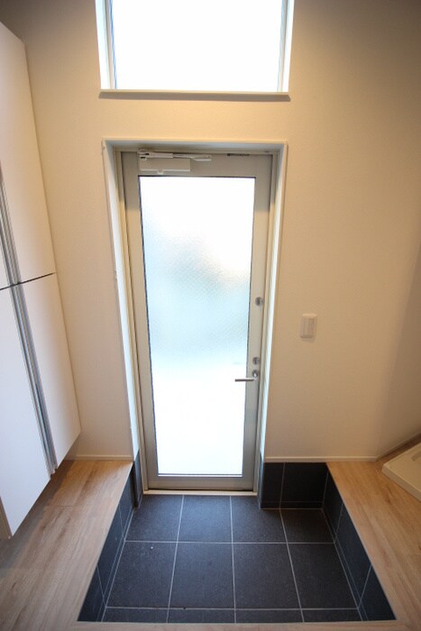 物件内観写真20　(玄関)