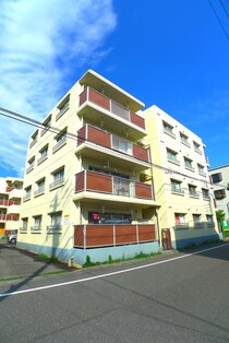 クラウンズマンションの外観写真