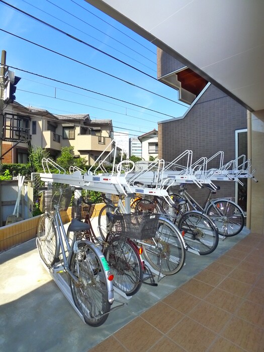 物件外観写真3　(駐輪場)