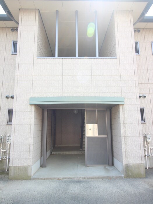 物件外観写真6　(エントランス部分)