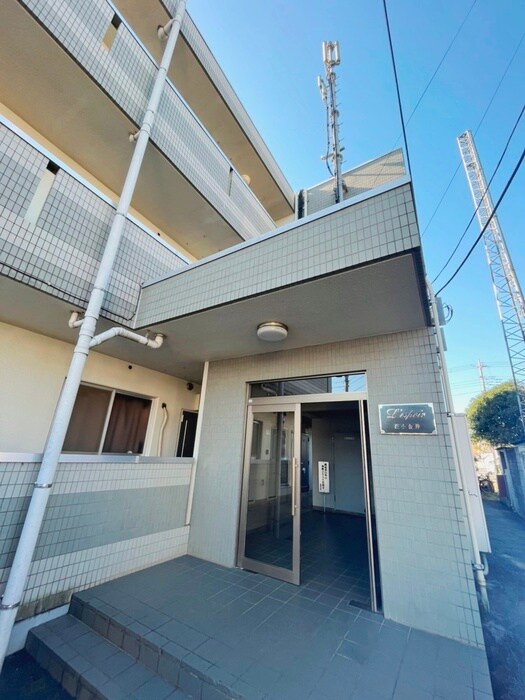 物件外観写真3　(エントランス部分)