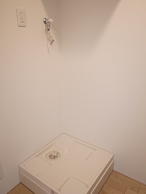 物件内観写真14　(洗濯機置場)