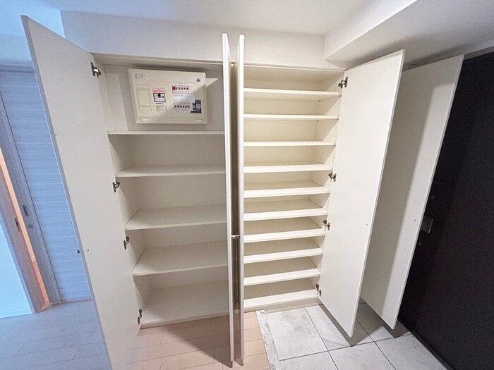 物件内観写真18　(靴箱)