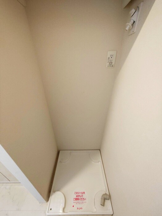 物件内観写真16　(洗濯機置場)