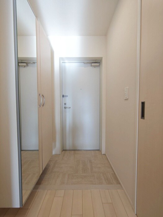 物件内観写真17　(玄関)