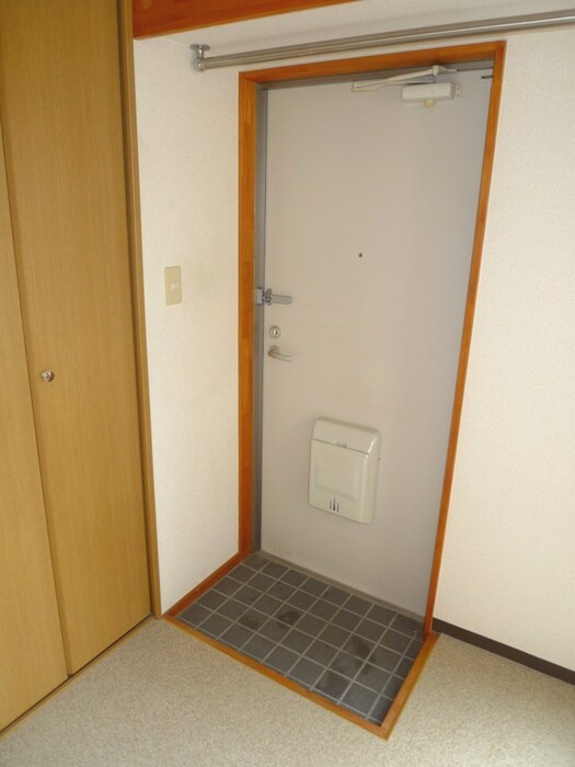 物件内観写真7　(玄関)