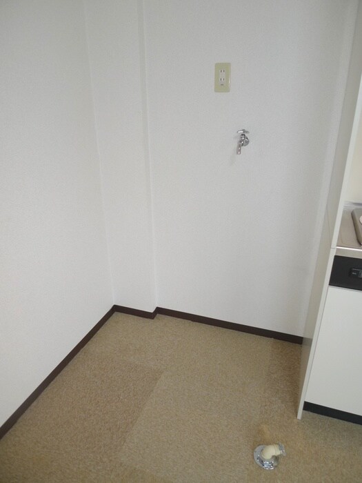 物件内観写真9　(洗濯機置場)