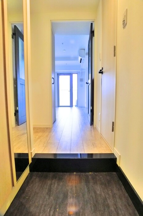 物件内観写真7　(玄関)