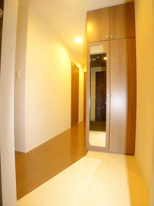 物件内観写真17　(玄関)