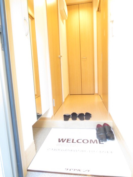 物件内観写真7　(玄関)