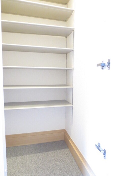 物件内観写真8　(靴箱)