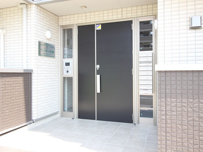 物件外観写真3　(エントランス部分)
