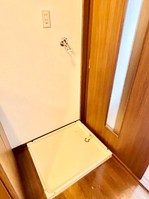 物件内観写真13　(洗濯機置場)