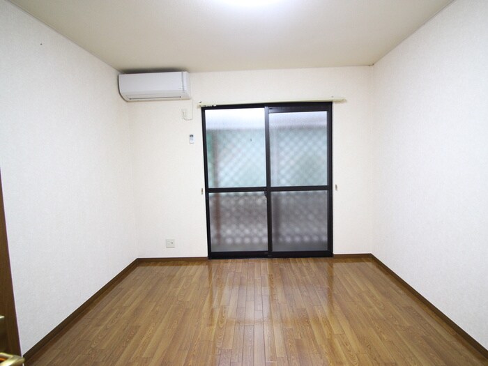 物件内観写真6　(居室)