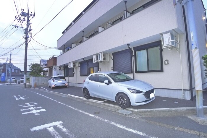 物件外観写真6　(駐車場)