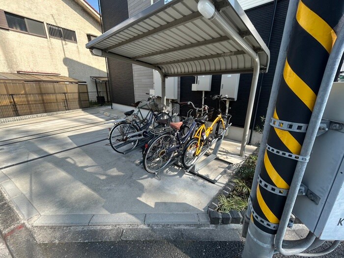 物件外観写真5　(駐輪場)