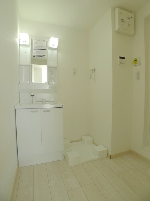 物件内観写真14　(洗濯機置場)