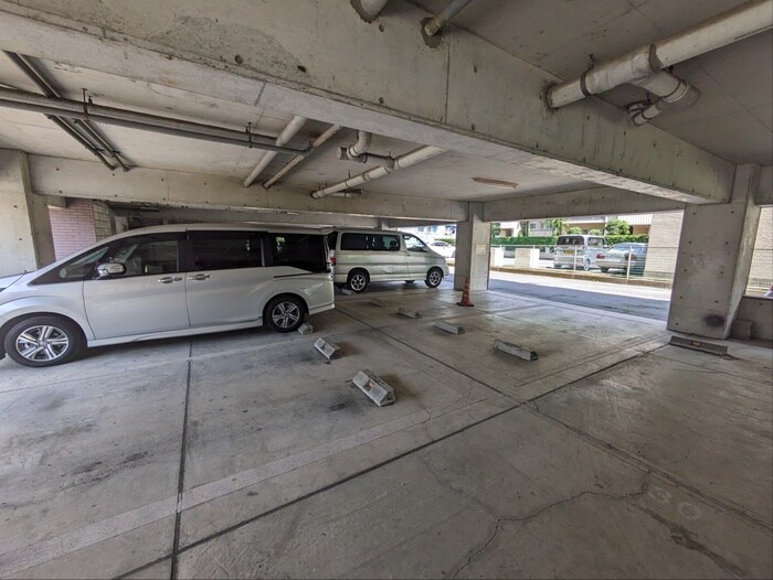 物件外観写真5　(駐車場)