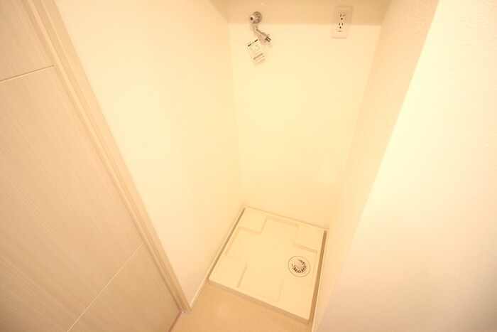 物件内観写真12　(洗濯機置場)