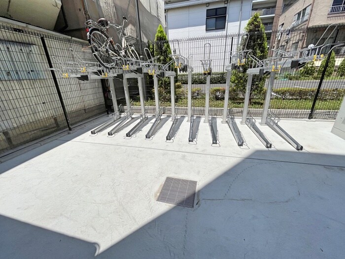 物件外観写真4　(駐輪場)