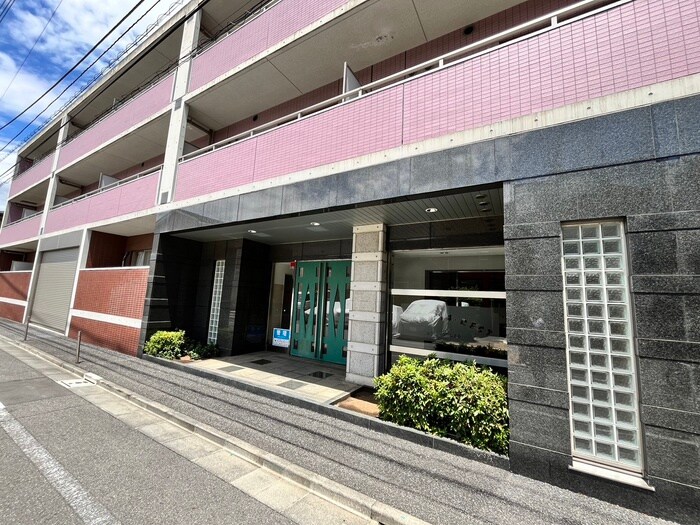 物件外観写真4　(エントランス部分)