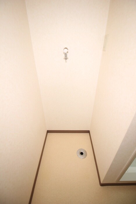 物件内観写真13　(洗濯機置場)