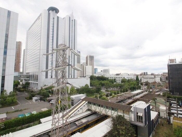 物件内観写真22　(室内からの展望)