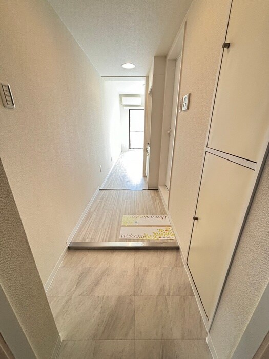 物件内観写真13　(玄関)