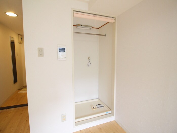 物件内観写真14　(洗濯機置場)