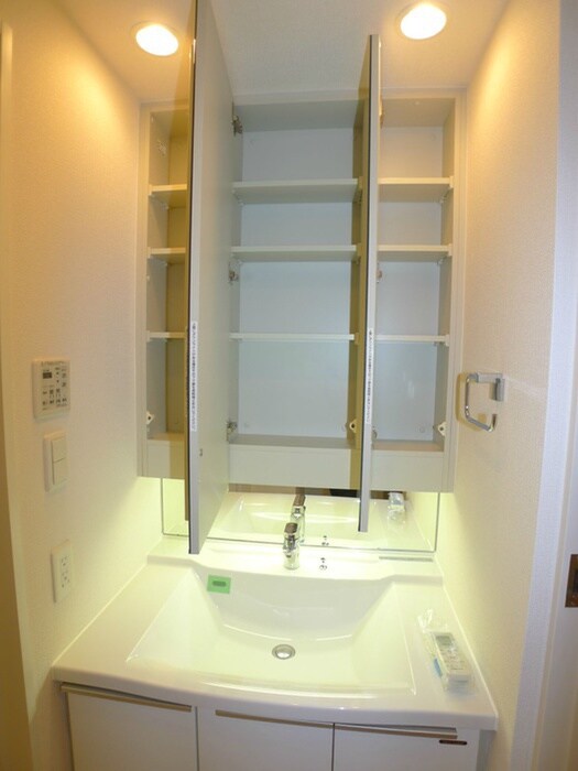 物件内観写真11　(洗面)