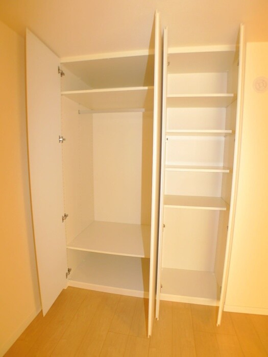 物件内観写真15　(収納)