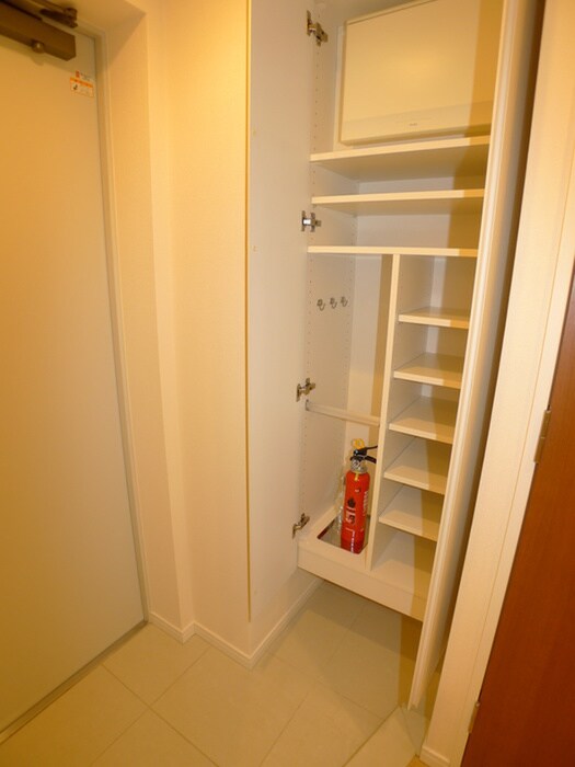 物件内観写真17　(靴箱)