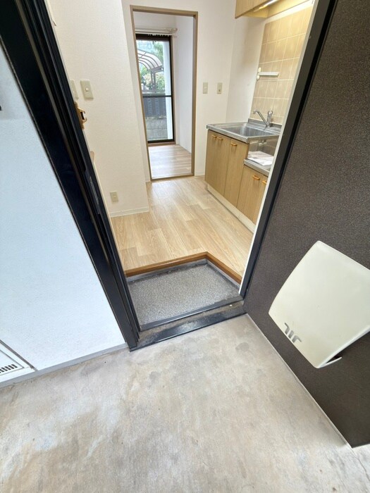 物件内観写真15　(玄関)