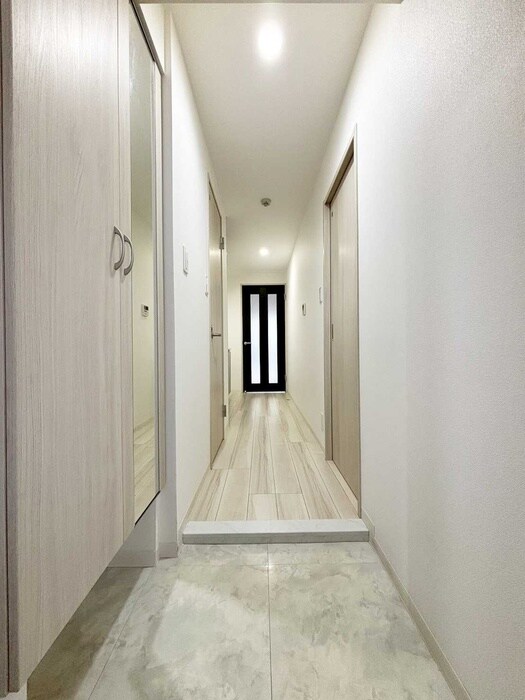 物件内観写真7　(玄関)