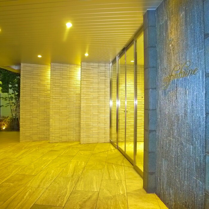 物件外観写真5　(エントランス部分)