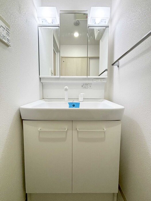 物件内観写真11　(洗面)