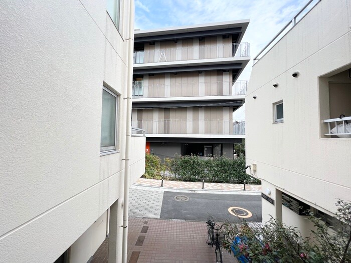 物件内観写真22　(室内からの展望)