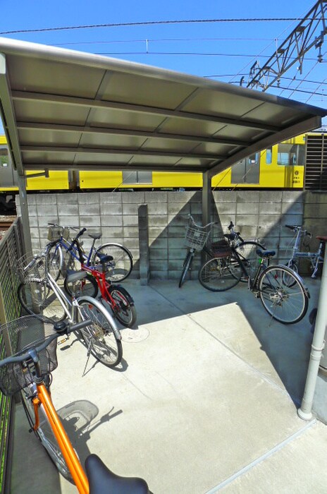 物件外観写真3　(駐輪場)