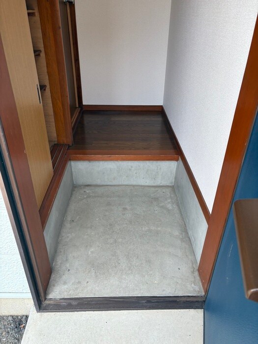 物件内観写真16　(玄関)