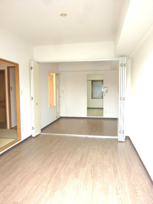 物件内観写真8　(居室)