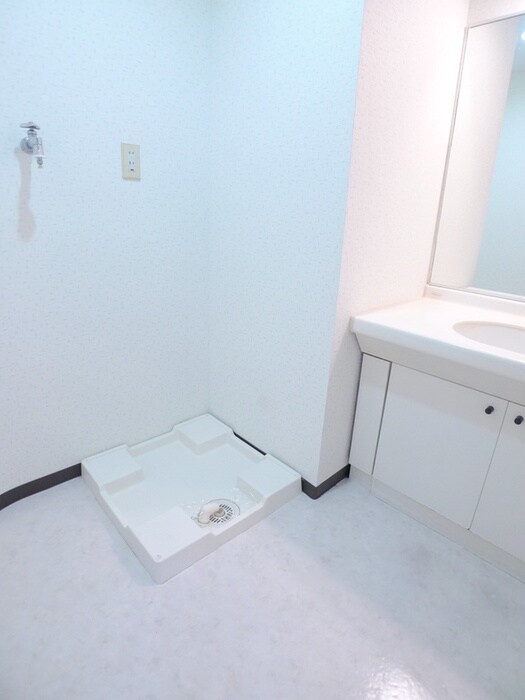 物件内観写真15　(洗濯機置場)