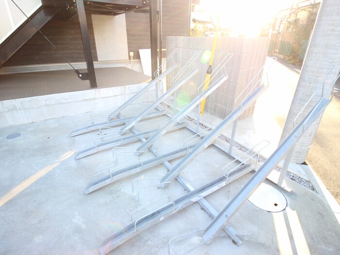 物件外観写真6　(駐輪場)