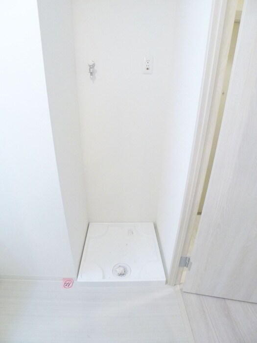 物件内観写真16　(洗濯機置場)