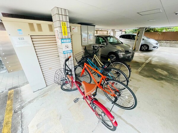 駐輪場