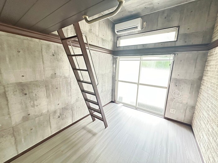 物件内観写真9　(居室)