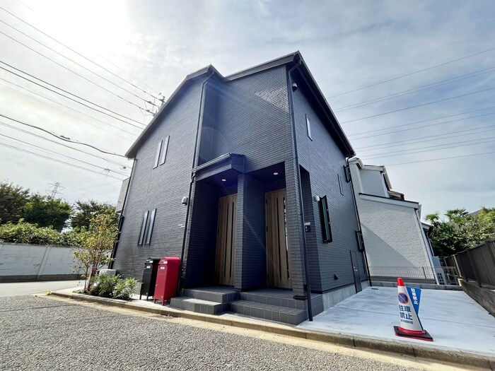 物件外観写真6　(駐車場)