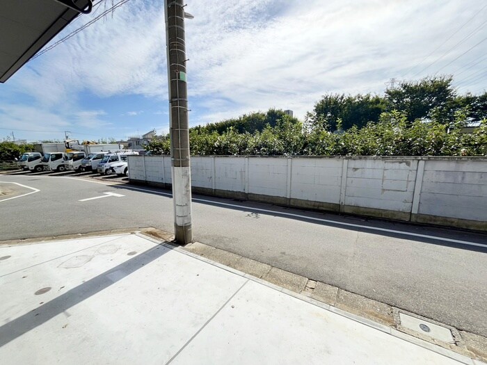 物件内観写真16　(室内からの展望)