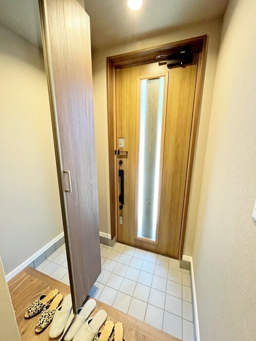 物件内観写真17　(玄関)