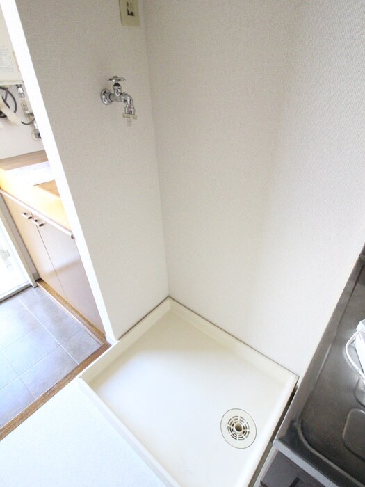 物件内観写真11　(洗濯機置場)