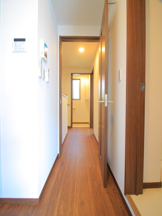 物件内観写真21　(廊下)
